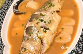 Home-style Ecological Yellow Croaker with Handmade Rice Cake