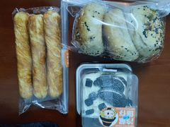 -金色麦甜糕点(面包.蛋糕.华苑店)