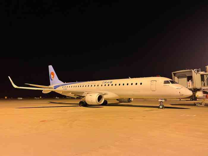 这次来石家庄还是比较兴奋的,这次坐飞机过来落地正定机场,第一次来真