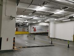 -兴业太古汇·停车场