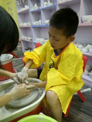 -泥娃娃DIY陶吧(易生活购物公园店)