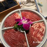 作为北京老字号铜锅涮肉品牌，他家主打传统老北京风味