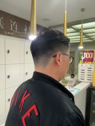 -镁连社·美联社