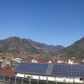 在东经119.1631，北纬29.5449