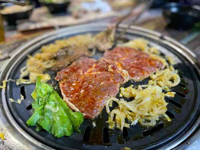 齐齐哈尔小炉匠炭火烤肉-"大晚上,超级馋肉,该怎么办,只能刷刷大众.