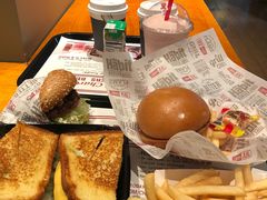 -The Habit Burger Grill 哈比特汉堡(复兴soho店)