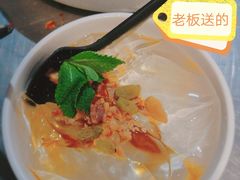 -龙巢盱眙龙虾·牛蛙·烧烤宵夜(八卦岭店)