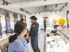 -宏宇眼镜蔡司依视路折扣店(兆佳眼镜城店)