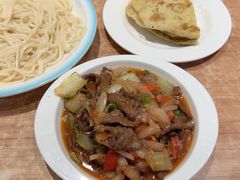 -白阿婆过油肉拌面·大盘鸡