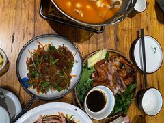 -老滇山寨•云南特色菜•地方菜•民族风情歌舞表演(金碧店)