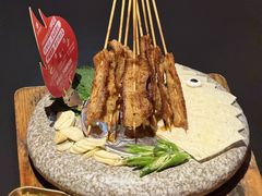 -何师烧烤·香辣蟹·川菜·30年老品牌(太古里旗舰店)