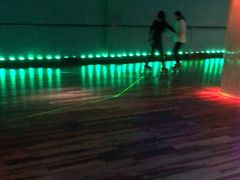 -奔马滚轴溜冰场