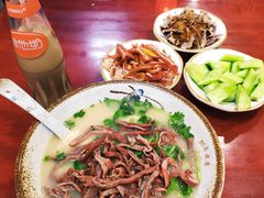 -金杨拉面王小吃面馆·牛三宝面·红烧牛肉粉