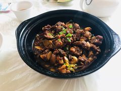 酸黄菜烧排骨-巴陵全鱼席(湖南老字号汴河街店 )