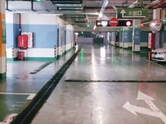 -宝龙城市广场1期-地下停车场