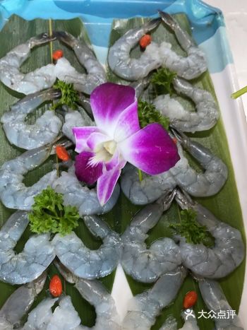 萌哒哒椰子鸡三亚湾旗舰店