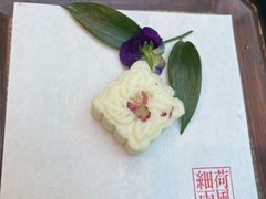 -荷风细雨·中国茶宴(世纪大道店)