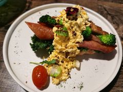 黑松露培根滑蛋可颂-HIGH FIVE哈福手工汉堡(桂林路店)