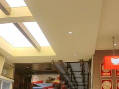 -阿瓦山寨·湘菜现炒·剁椒鱼头王(咸阳总店)