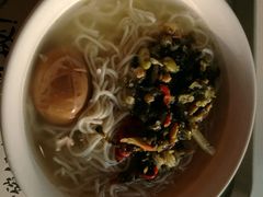 -东方既白(上海浦东国际机场)