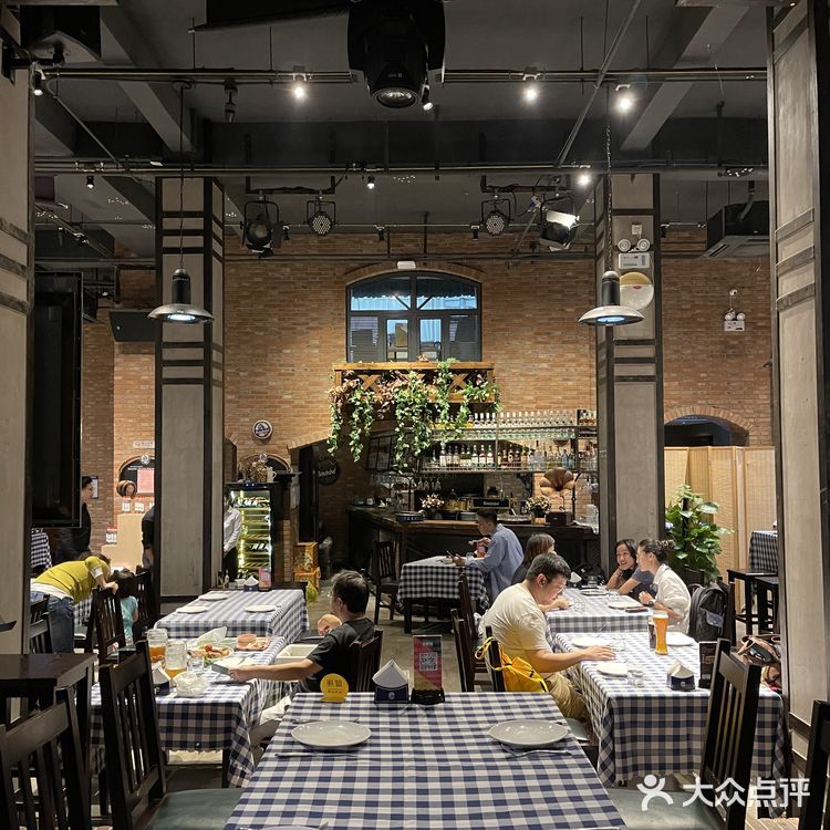 辛德勒啤酒德餐厅正宗德国黑啤烤脆皮猪肘