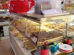 面包甜点陈列柜-四远香糕点(长江道店)