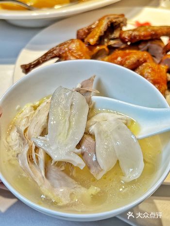 这一碗松茸菌土鸡汤，鲜迷糊啦！