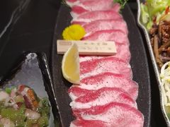 -山川小町·极番烧肉(新地假日广场店)
