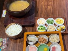 -良米山·云南野生菌过桥米线(上海首店)