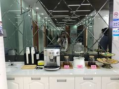 -茂菊口腔连锁(浦东南路店)