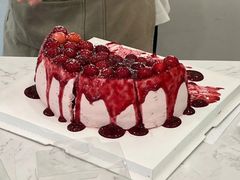 红丝绒樱桃蛋糕切块-圆圆家甜品店