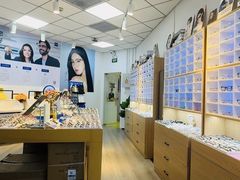-天空之镜眼镜店蔡司依视路配镜授权零售店(望京颐堤港店)