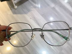 -宏宇眼镜蔡司依视路折扣店(兆佳眼镜城店)