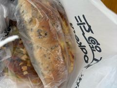 -红跑车蛋糕世界(清江路店)