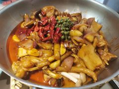 红颜馋嘴牛蛙锅-蜜桃花开·中西融合菜E&W(南长街店)