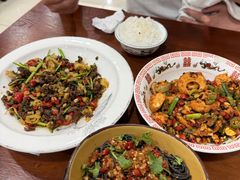 -湖南人家湘菜馆(镇江路店)