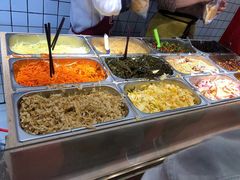 自助取餐区-三兄弟高炉烧饼