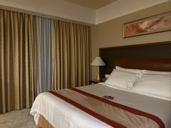 -汕尾巴黎半岛酒店