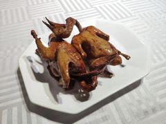 手撕乳鸽-琬苑鸽庄·川粤融合菜(解放碑总店)