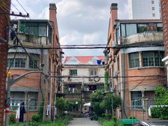 -全家便利店(愚园路六店)