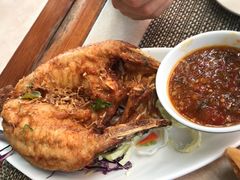 猪排和烤鱼-卷心菜和避孕套餐厅(Pattaya)