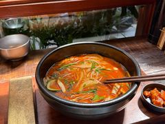 -银米·云南传统过桥米线(双廊黑金冠店)