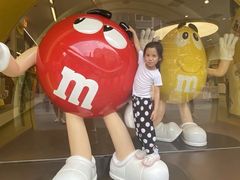 -m豆巧克力世界(上海世茂广场店)