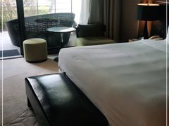 -上海滴水湖皇冠假日酒店