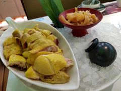 -洪氏嗨捞·广东猪肚鸡·椰子鸡火锅(西咸万象城店)