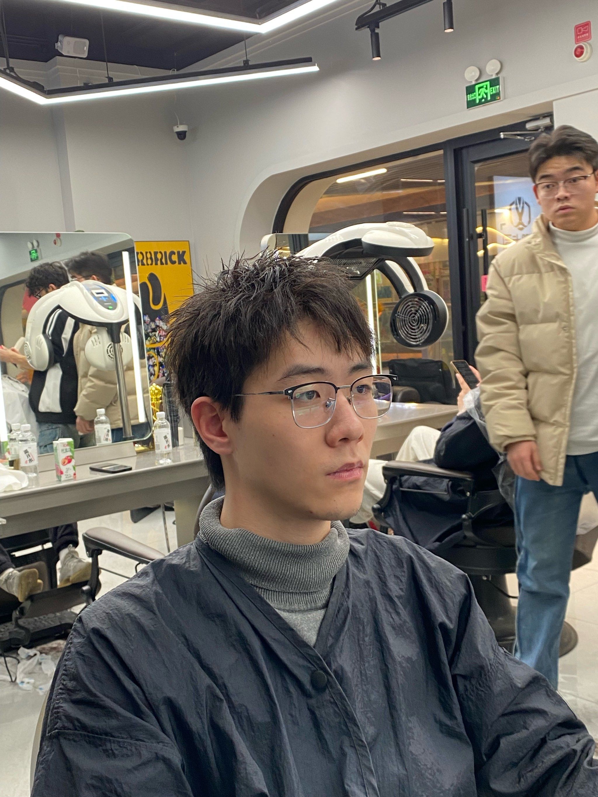 男生简洁发型