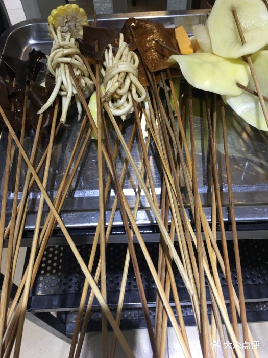 来伊回清真火锅串串-地道成都味折耳根图片 - 第1张