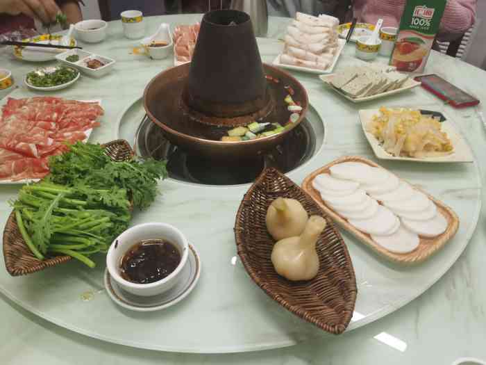 清远斋-"年年都去的涮肉…靠近高速出口的位置…白色.