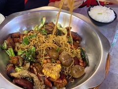 -愉肴麻辣香锅(中山路店)