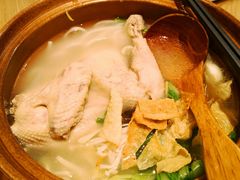 -刀小蛮半只鸡过桥米线(家乐福四元桥店)